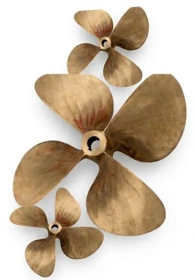Tres propelas de bronce de cuatro palas